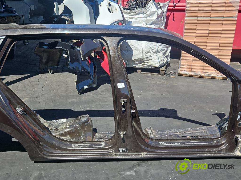 Skoda Superb III 2015-2024 2.0 TDI 190 hp automatic 140 kW 1968 cm3 5- práh pravý  (Karoserie ostatní)