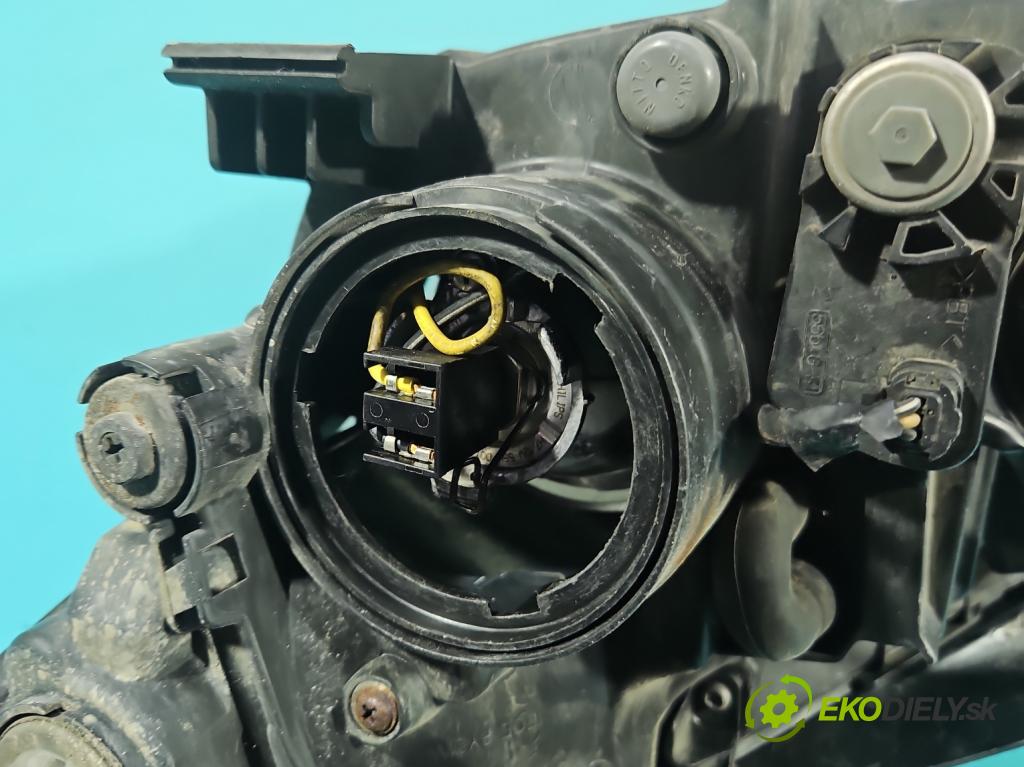 Hyundai I30 I 2007-2012 1.4 16V 109 HP manual 80.2 kW 1396 cm3 5- Reflektor: pravý  (Svetlo predné pravé)