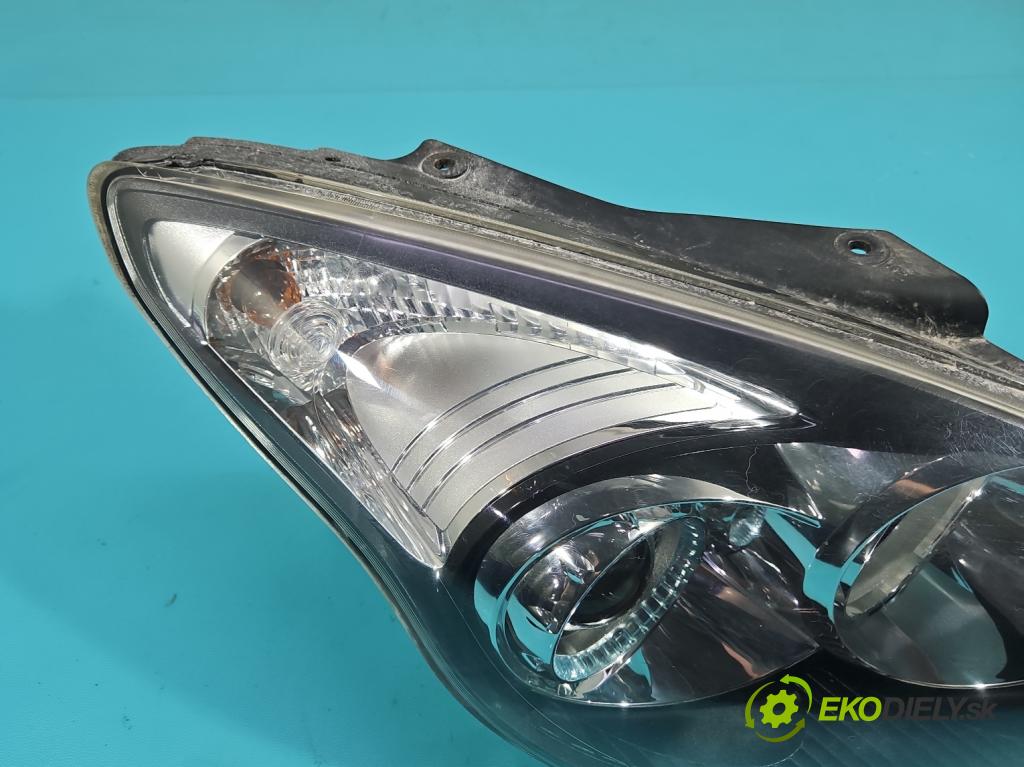 Hyundai I30 I 2007-2012 1.4 16V 109 HP manual 80.2 kW 1396 cm3 5- Reflektor: pravý  (Svetlo predné pravé)