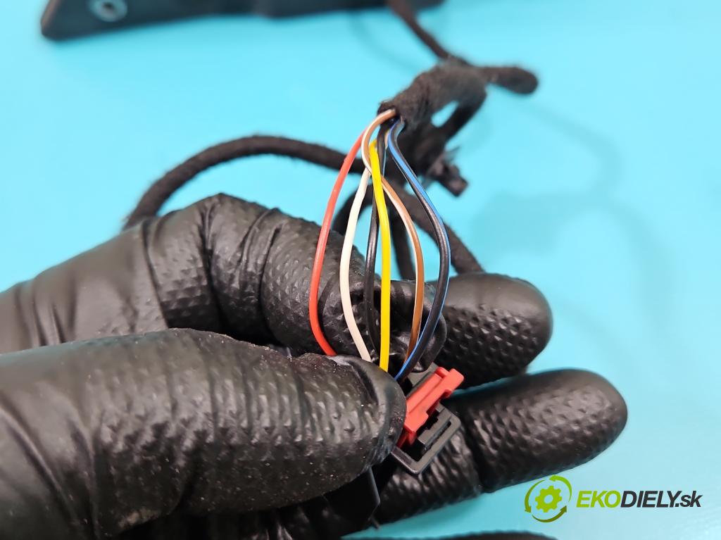 Skoda Superb II 2008-2015 2.0 tdi 140 HP manual 103 kW 1968 cm3 5- zrkadlo pravé 3T0857934 (Kľučka dverí ostatné)