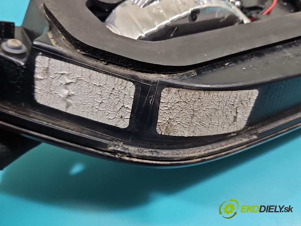 Infiniti QX60 2012- 3.5 V6 265KM automatic 195 kW 3498 cm3 5- svetlo / reflektor zadné ľavé  (Kľučka dverí ostatné)