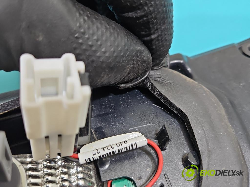 Infiniti QX60 2012- 3.5 V6 265KM automatic 195 kW 3498 cm3 5- svetlo / reflektor zadné ľavé  (Kľučka dverí ostatné)