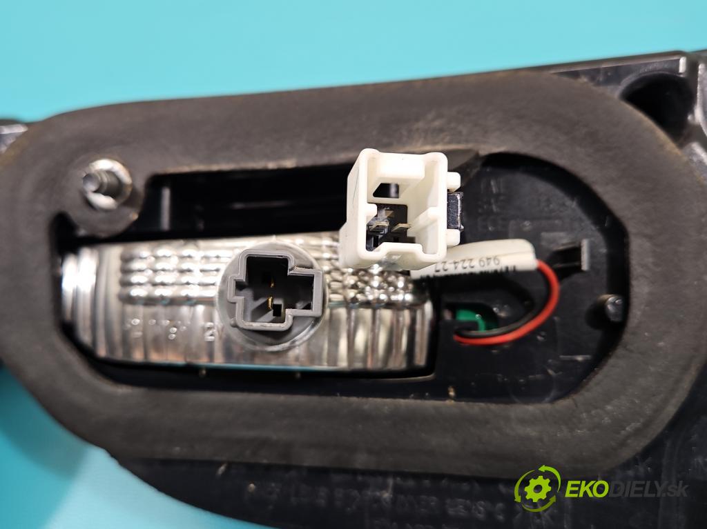 Infiniti QX60 2012- 3.5 V6 265KM automatic 195 kW 3498 cm3 5- svetlo / reflektor zadné ľavé  (Kľučka dverí ostatné)