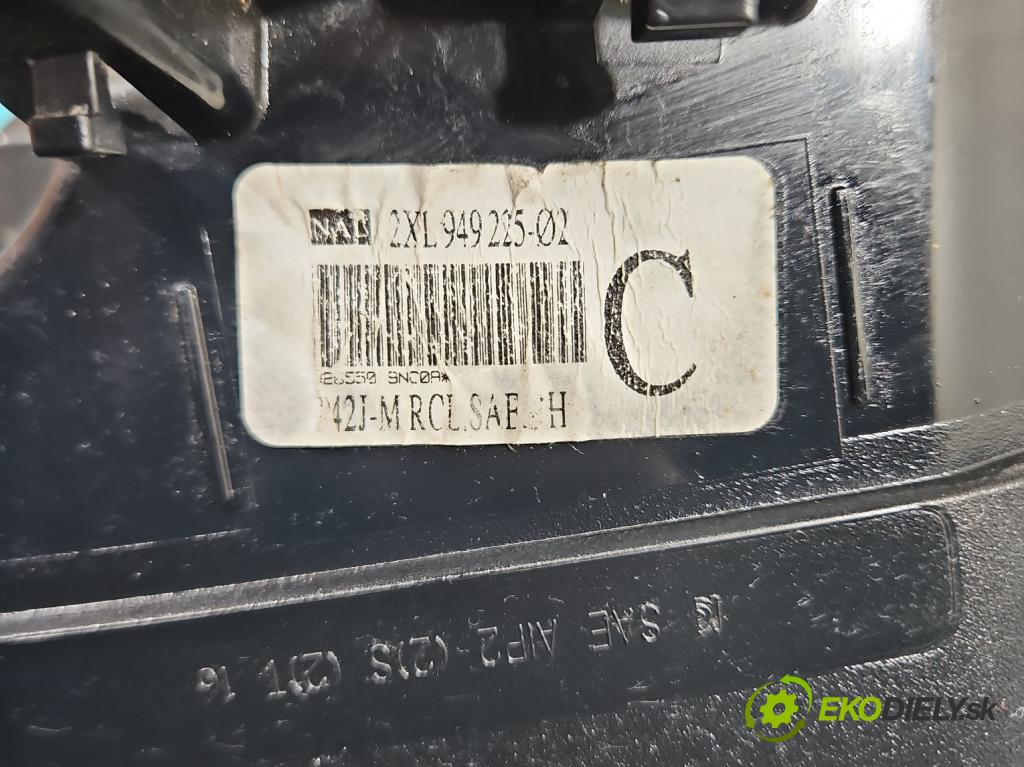 Infiniti QX60 2012- 3.5 V6 265KM automatic 195 kW 3498 cm3 5- světlo zadní pravé 949225 (Klika dveří ostatní)