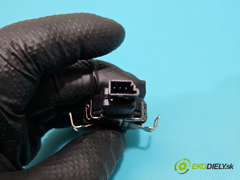 Skoda Superb III 2015-2024 2.0 TDI 190 HP automatic 140 kW 1968 cm3 5- snímač déšť: 500955547B (Snímač dažďa)