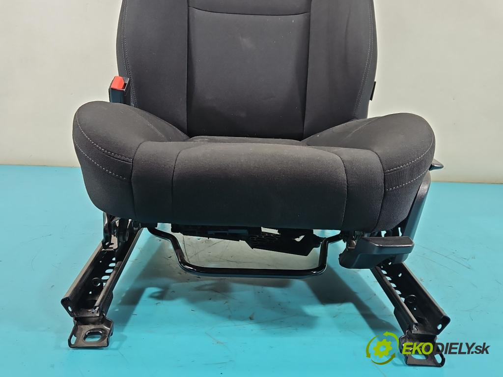 Volvo V40 II 2012-2019 2.0 D3 150 HP automatic 110 kW 1984 cm3 5- Sedačka ľavý  (Sedadlo)