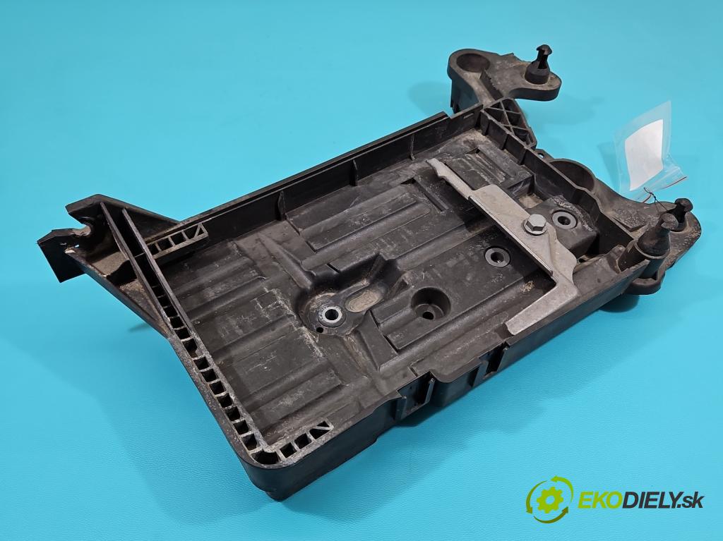 Skoda Superb III 2015-2024 2.0 TDI 190 HP automatic 140 kW 1968 cm3 5- Základ: ďalšie: 5Q0915331K