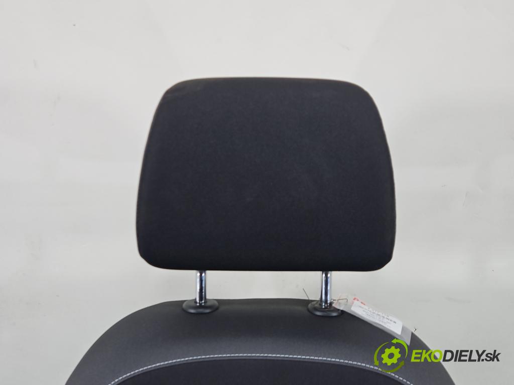 Skoda Fabia III 2014- 2021 1.0 TSI 95 HP manual 70 kW 999 cm3 5- Sedačka pravý  (Sedadlo)