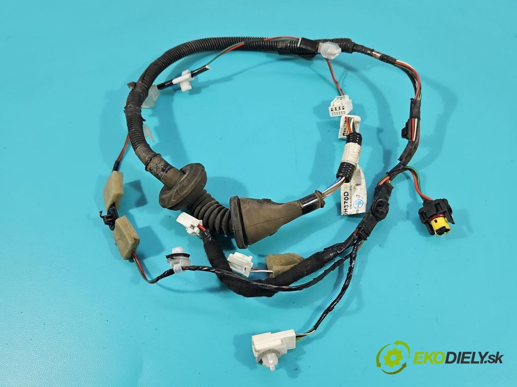 Toyota Aygo II 2014-2022 1.0 vvti 69KM manual 51 kW 998 cm3 5- Balíček: dveře přední pravých 821510H370D