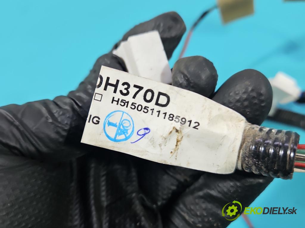 Toyota Aygo II 2014-2022 1.0 vvti 69KM manual 51 kW 998 cm3 5- Zväzok: dvere predné pravých 821510H370D