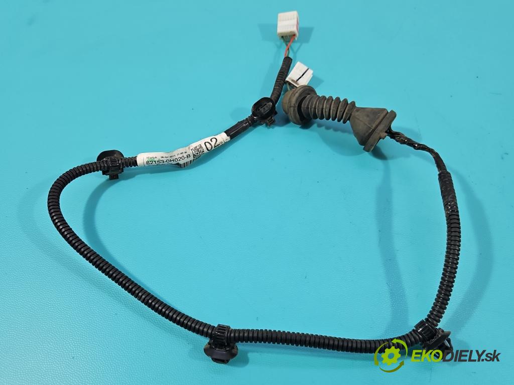 Toyota Aygo II 2014-2022 1.0 vvti 69KM manual 51 kW 998 cm3 5- Zväzok: dvere zadné pravých 82153-0H020-B