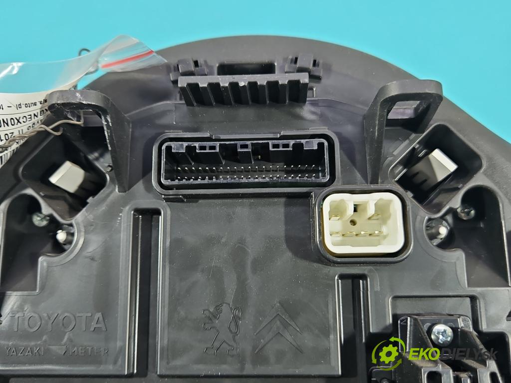 Toyota Aygo II 2014-2022 1.0 vvti 69KM manual 51 kW 998 cm3 5- prístrojovka/ budíky 769167-330U (Prístrojová doska)