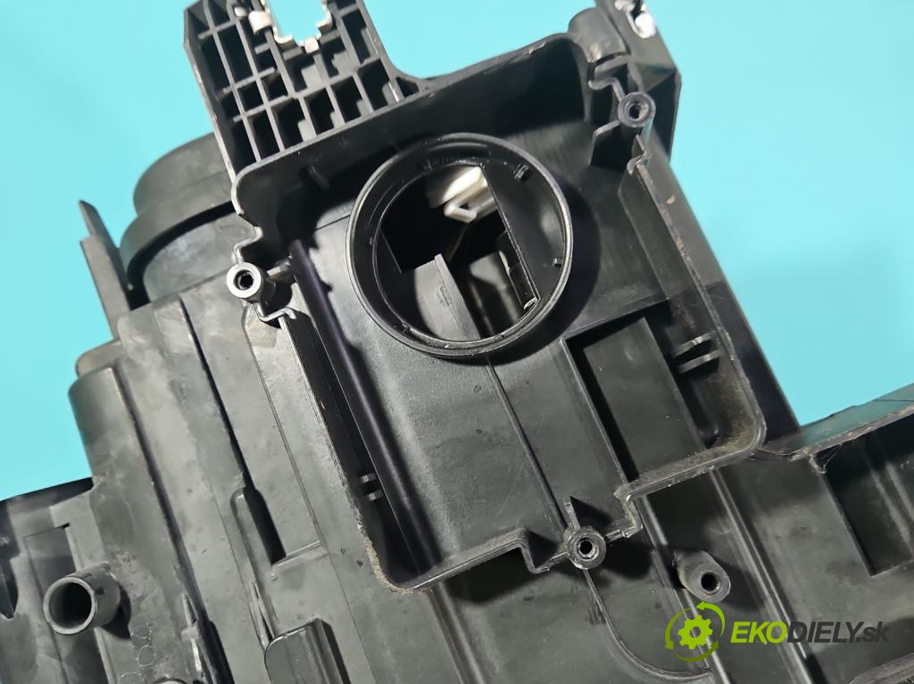 Audi Q3 2011-2018 2.0 tdi 177 hp automatic 130 kW 1968 cm3 5- světlo levý 8U0941005 (Klika dveří ostatní)