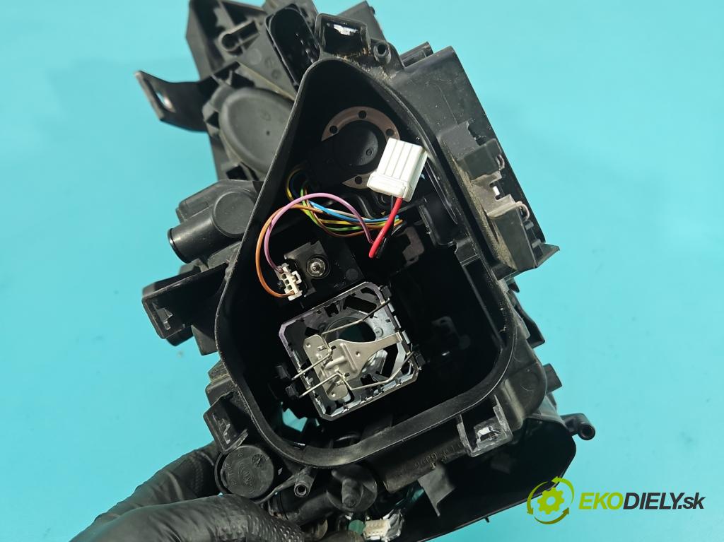 Audi Q3 2011-2018 2.0 tdi 177 hp automatic 130 kW 1968 cm3 5- světlo levý 8U0941005 (Klika dveří ostatní)