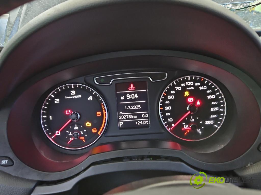 Audi Q3 2011-2018 2.0 tdi 177 HP automatic 130 kW 1968 cm3 5- prístrojovka/ budíky 8U0920930E (Prístrojová doska)