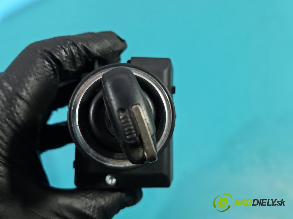 Mercedes C W203 2000-2007 1.8 kompressor 163 HP automatic 120 kW 1796 cm3 5- Spínačka 2095450508 (Spínacia skrinka)