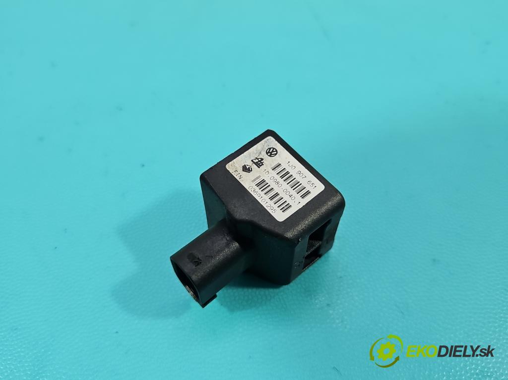 Vw Golf IV 1997-2003 1.9 tdi 90 hp manual 66 kW 1896 cm3 5- snímač ESP 1J0907651