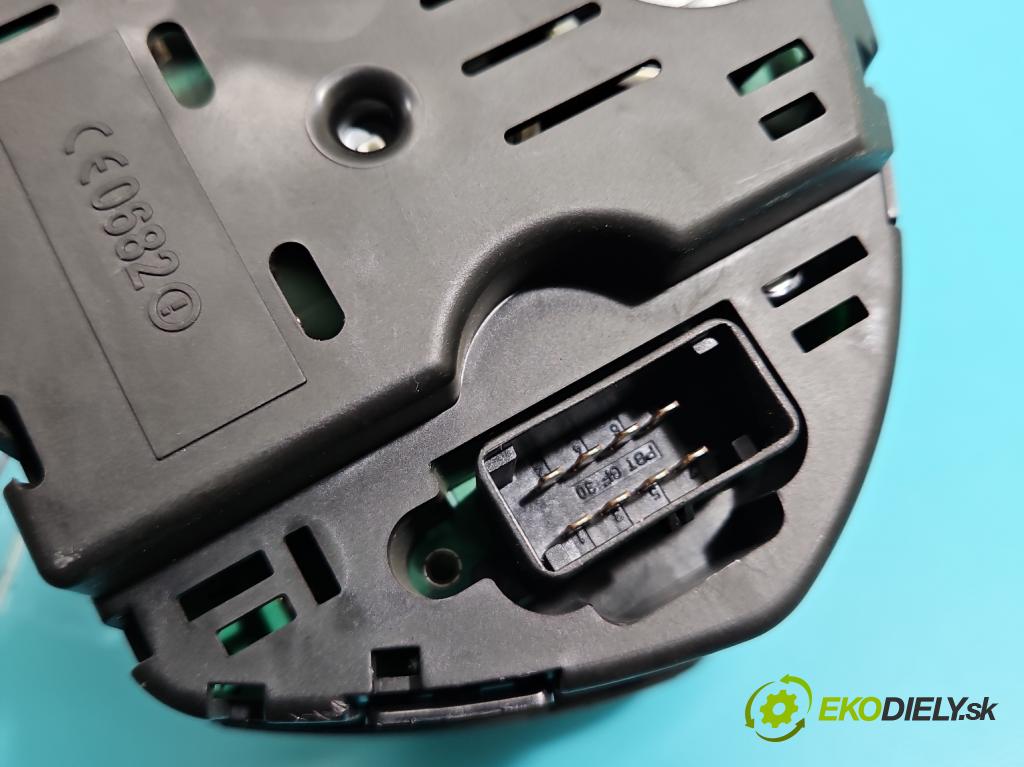 Skoda Fabia I 1999-2007 1.4d 80 HP manual 59 kW 1422 cm3 5- prístrojovka/ budíky 6Y0920883E (Prístrojová doska)