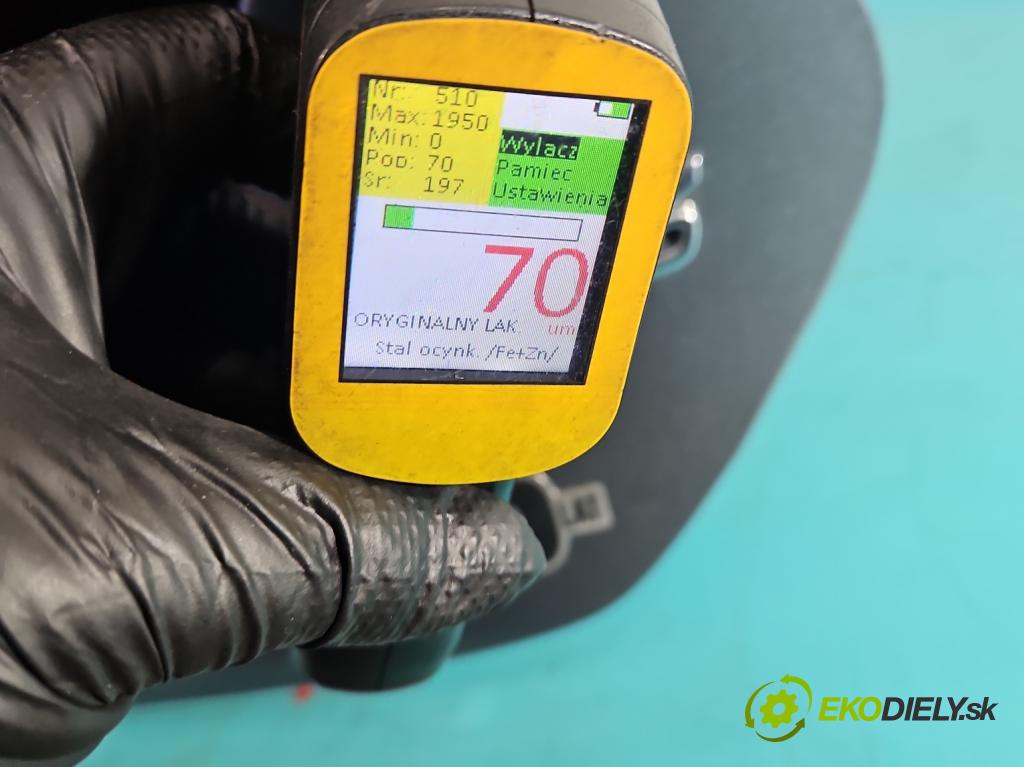 Volvo V40 II 2012-2019 2.0 D3 150 hp automatic 110 kW 1984 cm3 5- zadní kufrové dveře  (Zadní kapota (kufr))