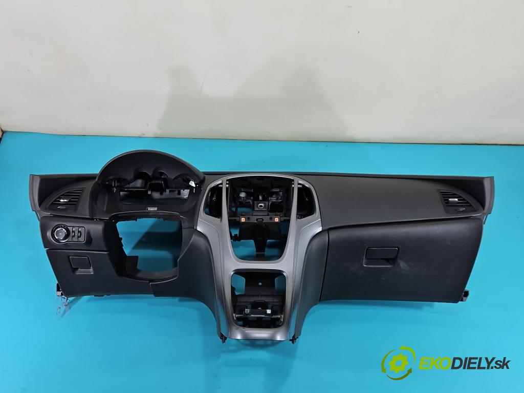 Opel Astra IV 2009-2015 1.4 T 140 hp manual 103 kW 1364 cm3 5- kokpit,přistrojova deska 