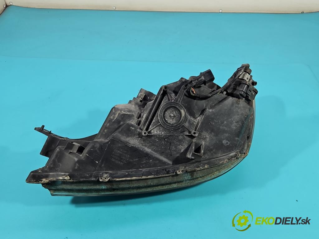 Mitsubishi Lancer VII 2001-2013 2.0 16V 135 HP manual 99 kW 1997 cm3 5- Reflektor: pravý  (Svetlo predné pravé)