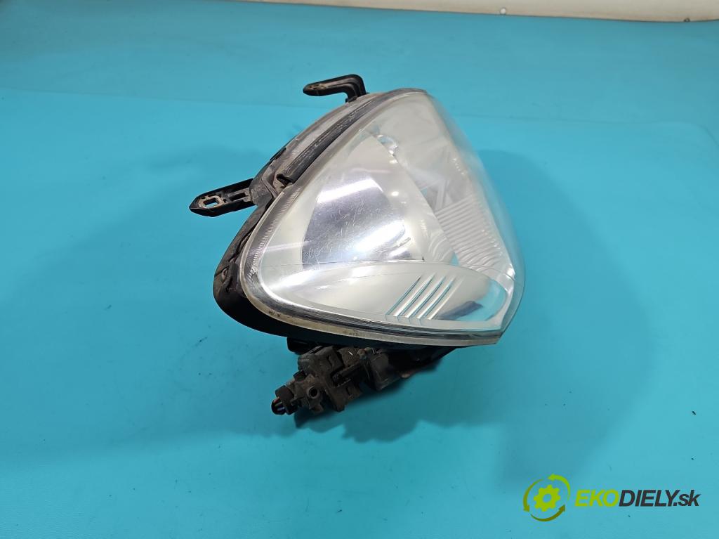 Mitsubishi Lancer VII 2001-2013 2.0 16V 135 HP manual 99 kW 1997 cm3 5- Reflektor: pravý  (Svetlo predné pravé)