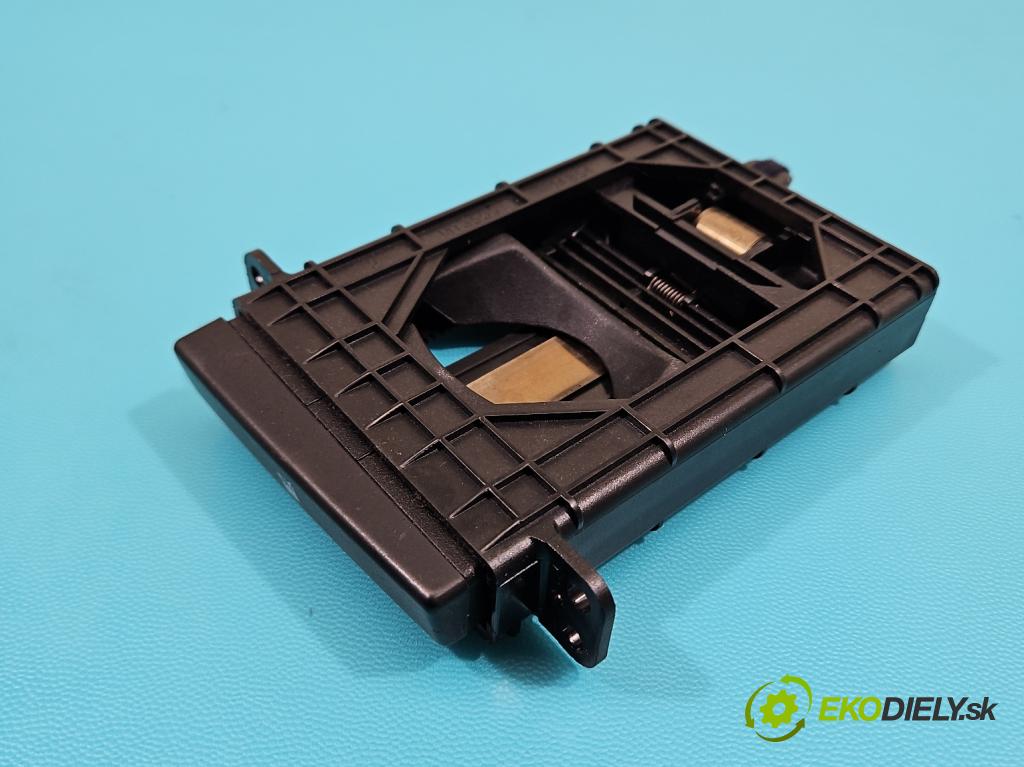 Toyota Avensis II T25 2003-2008 1.8 16V 129 HP manual 95 kW 1794 cm3 5- Rukojeť: na nápoje:  (Držiak (úchyt) na nápoje)