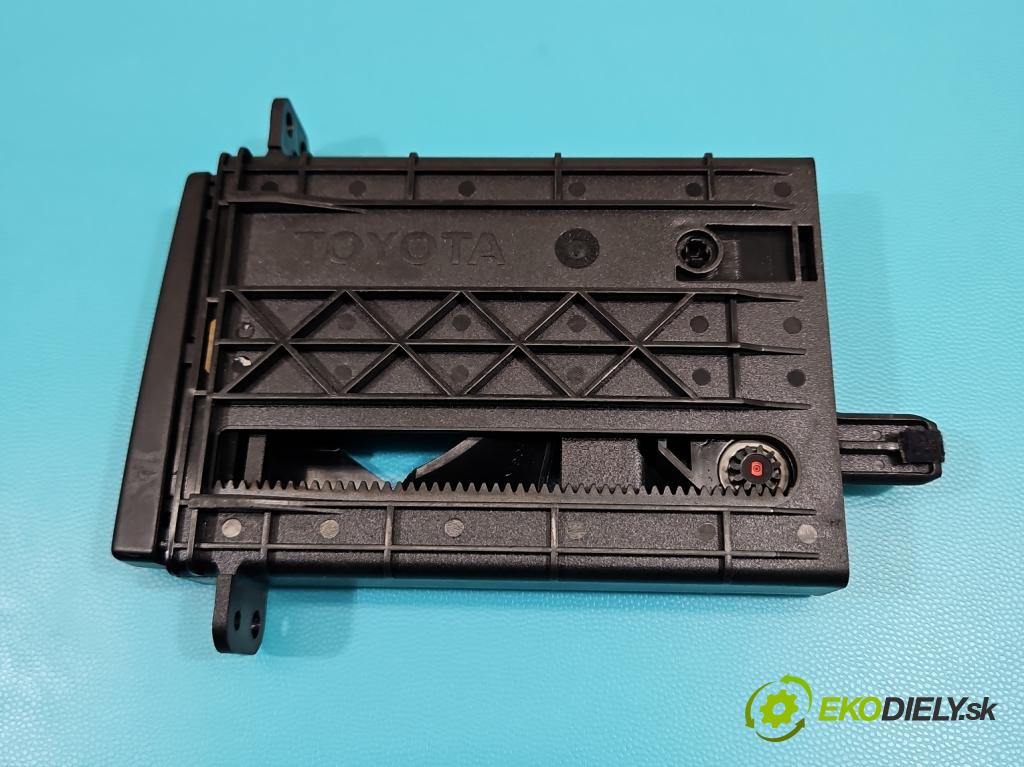 Toyota Avensis II T25 2003-2008 1.8 16V 129 HP manual 95 kW 1794 cm3 5- Rukojeť: na nápoje:  (Držiak (úchyt) na nápoje)
