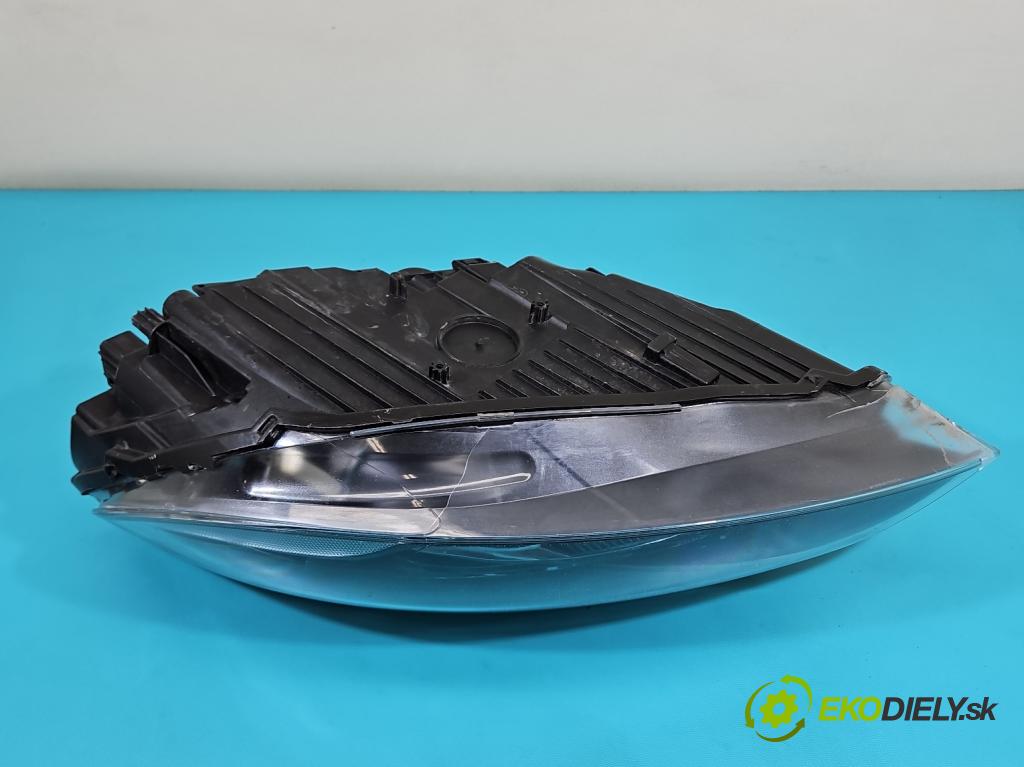 Volvo V40 II 2012-2019 2.0 D3 150 hp automatic 110 kW 1984 cm3 5- světlo levý 31420003 (Klika dveří ostatní)