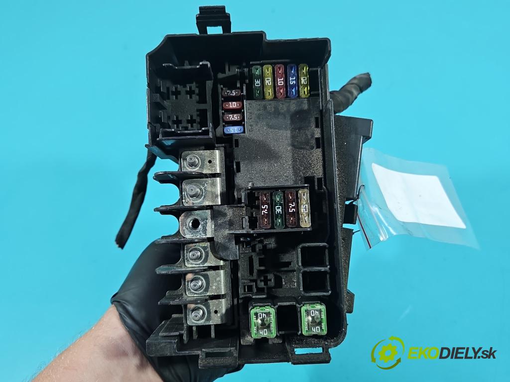 Skoda Fabia III 2014- 2021 1.0 TSI 95 hp manual 70 kW 999 cm3 5- skříňka pojistková 6C0907361F (Pojistkové skříňky)