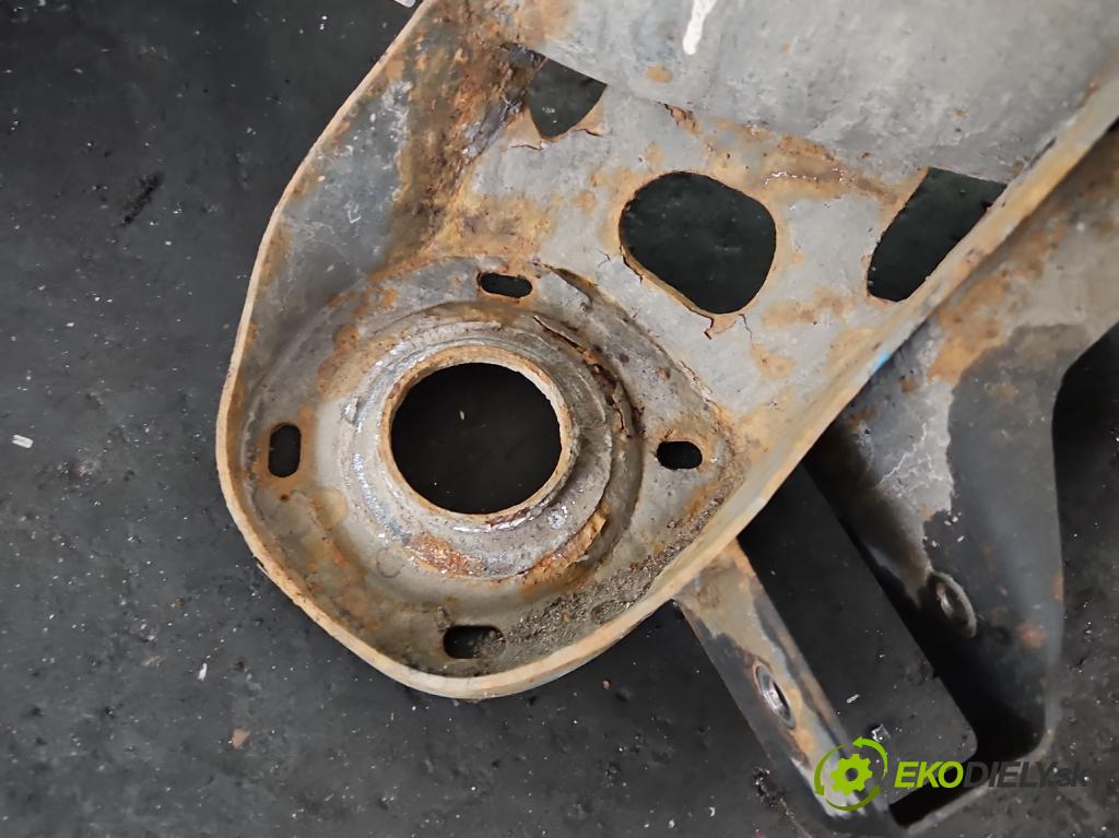 Skoda Fabia III 2014- 2021 1.0 TSI 95 hp manual 70 kW 999 cm3 5- zadní výztuha  (Zadní výztuha)