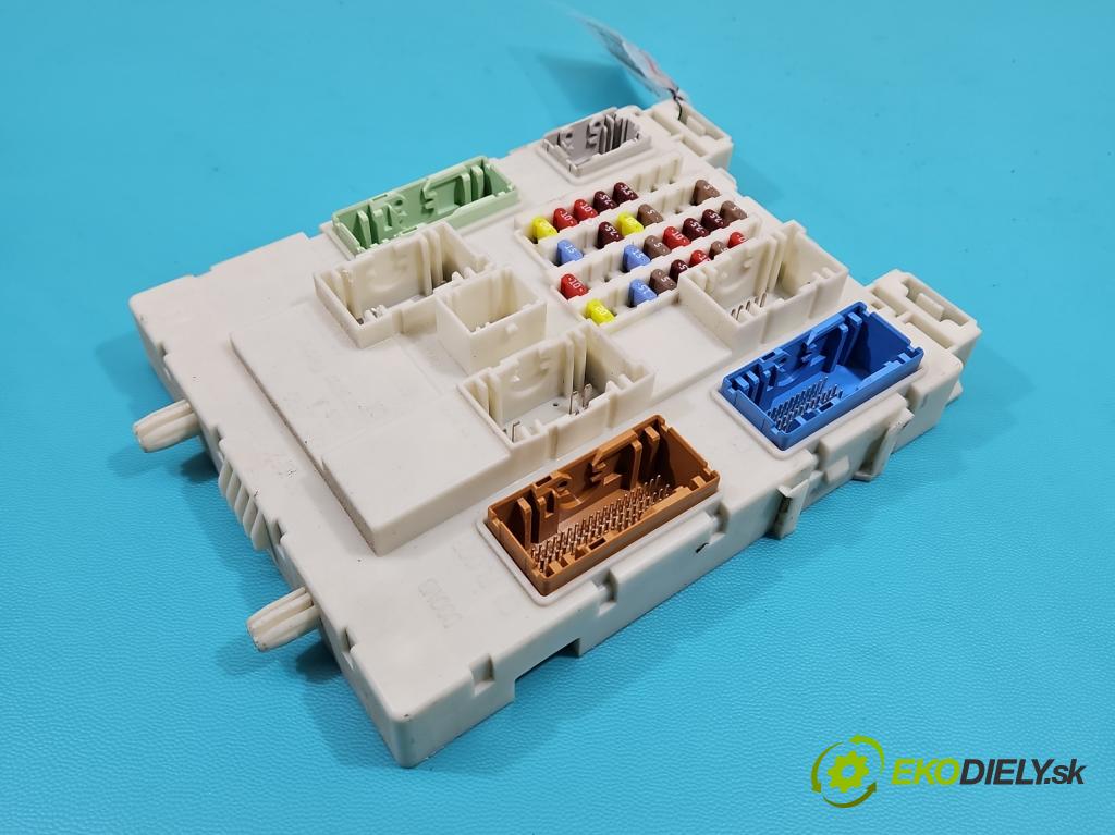 Volvo V40 II 2012-2019 2.0 D3 150 hp automatic 110 kW 1984 cm3 5- skříňka pojistková 31394964 (Pojistkové skříňky)