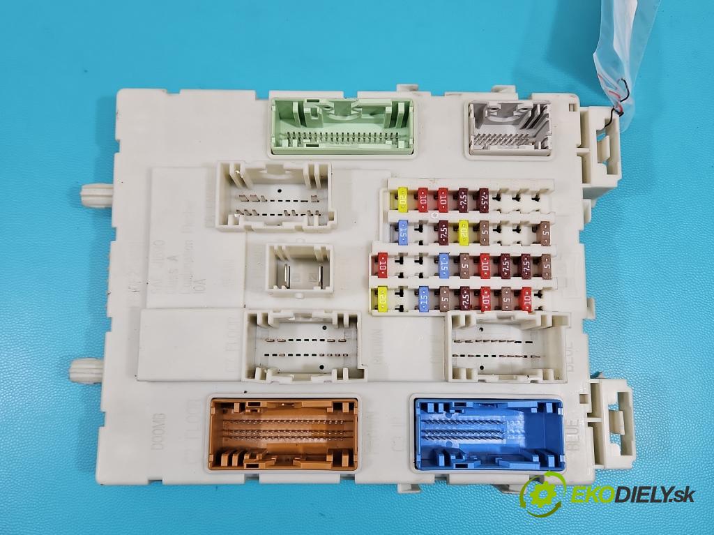 Volvo V40 II 2012-2019 2.0 D3 150 hp automatic 110 kW 1984 cm3 5- skříňka pojistková 31394964 (Pojistkové skříňky)