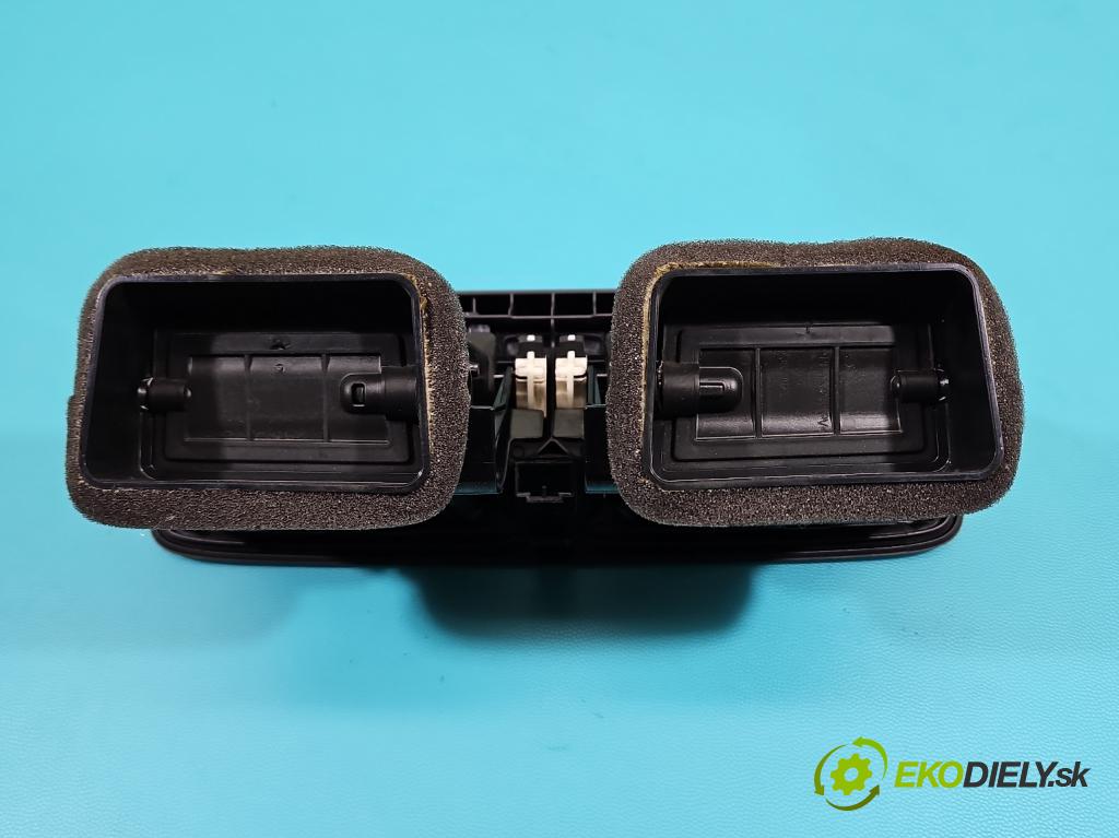 Volvo V40 II 2012-2019 2.0 D3 150 HP automatic 110 kW 1984 cm3 5- Mřížka: kúrenia stredová 1284618 (Mriežka kúrenia (fukár))