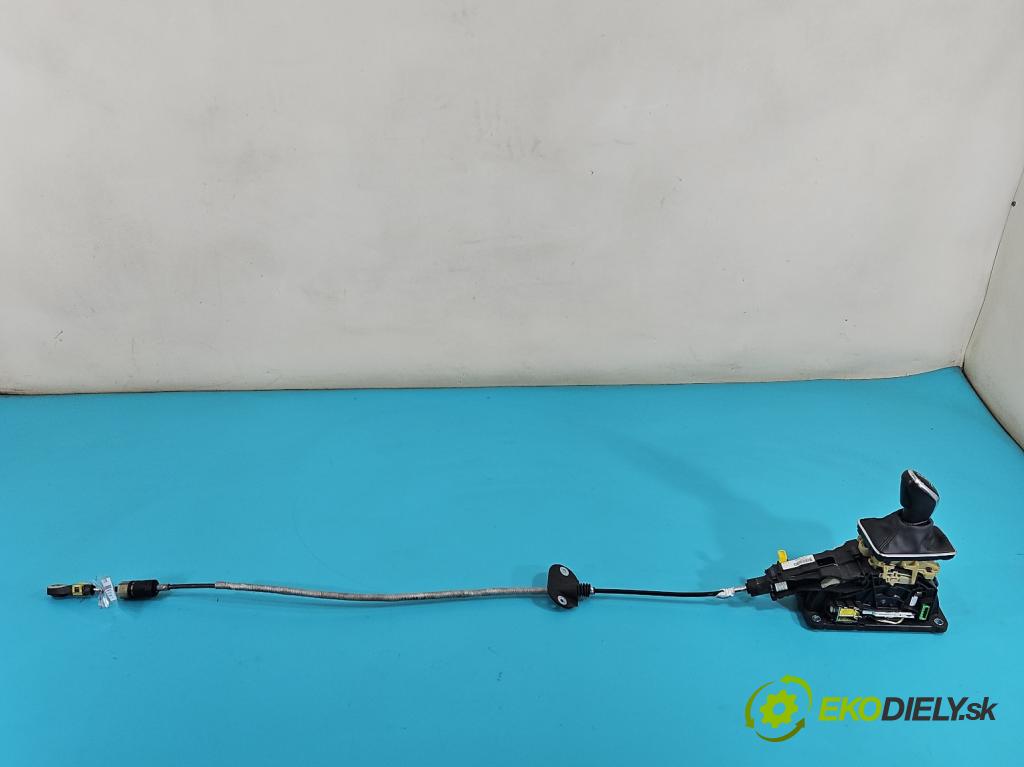 Volvo V40 II 2012-2019 2.0 D3 150 HP automatic 110 kW 1984 cm3 5- Páka: Změny: stupeň,rýchlosť 31367679 (Rýchlostná páka (kulisa))