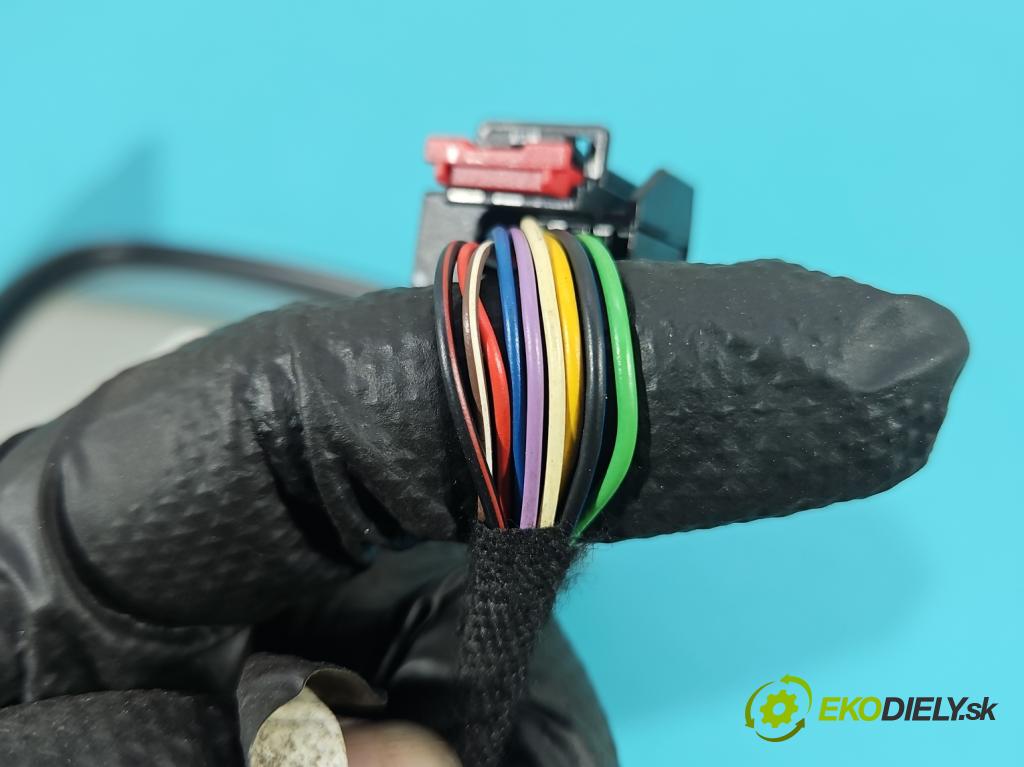 Vw Tiguan I 2007-2016 1.4 TSI 150 hp manual 110 kW 1390 cm3 5- zpětné zrcátko pravé 5N1857502AQ (Klika dveří ostatní)