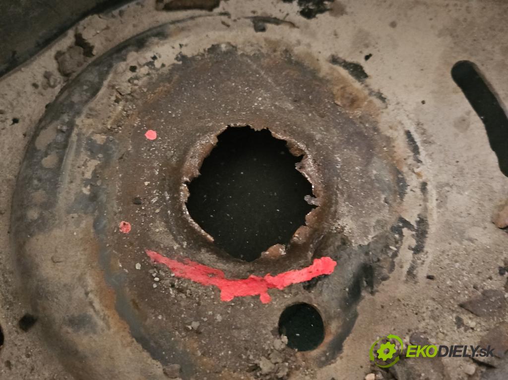 Skoda Superb II 2008-2015 2.0 tdi 140 HP manual 103 kW 1968 cm3 5- zadna výstuha 5N0505235Q (Výstuha zadná)