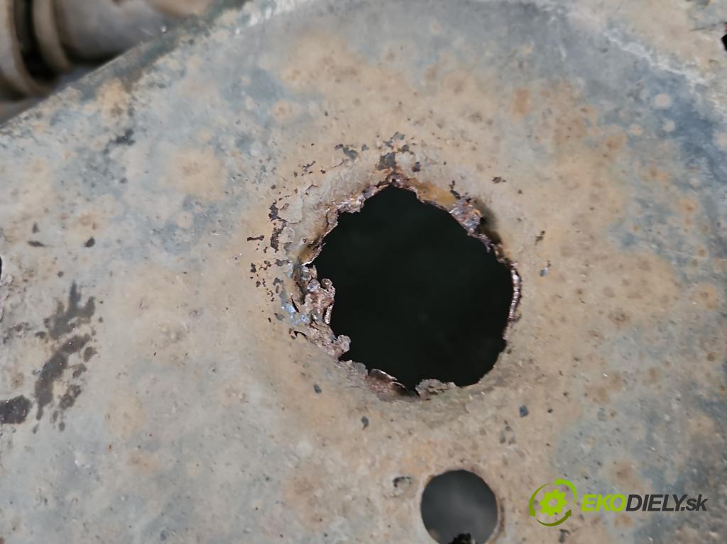 Skoda Superb II 2008-2015 2.0 tdi 140 HP manual 103 kW 1968 cm3 5- zadna výstuha 5N0505235Q (Výstuha zadná)