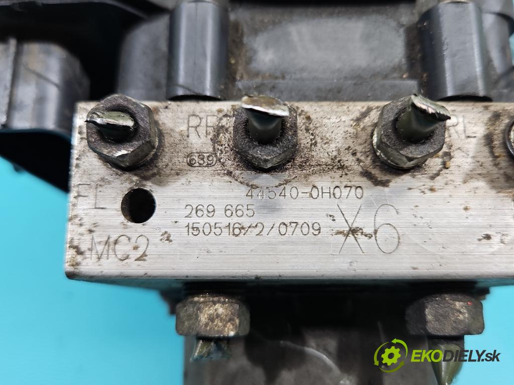 Toyota Aygo II 2014-2022 1.0 vvti 69KM manual 51 kW 998 cm3 5- čerpadlo abs 44540-0H070 (Pumpa ABS)