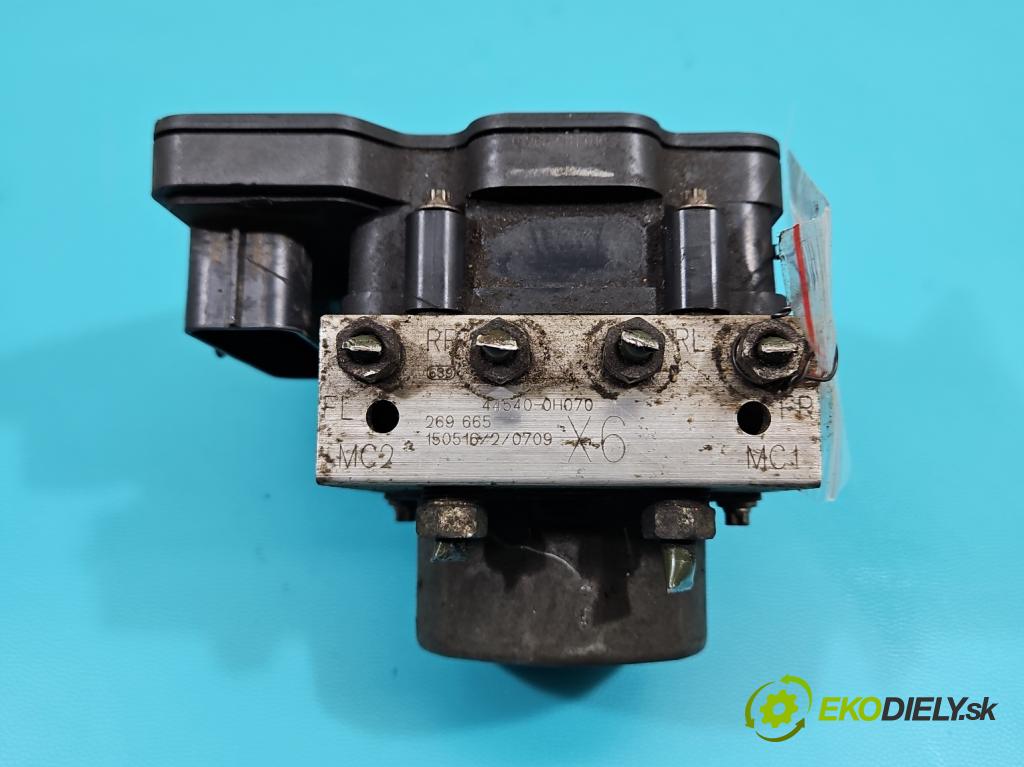 Toyota Aygo II 2014-2022 1.0 vvti 69KM manual 51 kW 998 cm3 5- čerpadlo abs 44540-0H070 (Pumpa ABS)