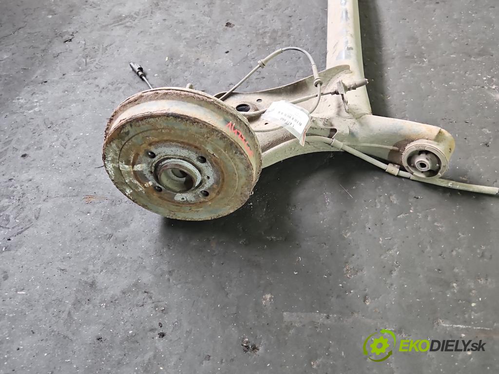 Toyota Aygo II 2014-2022 1.0 vvti 69KM manual 51 kW 998 cm3 5- zadní výztuha  (Výztuhy zadní)