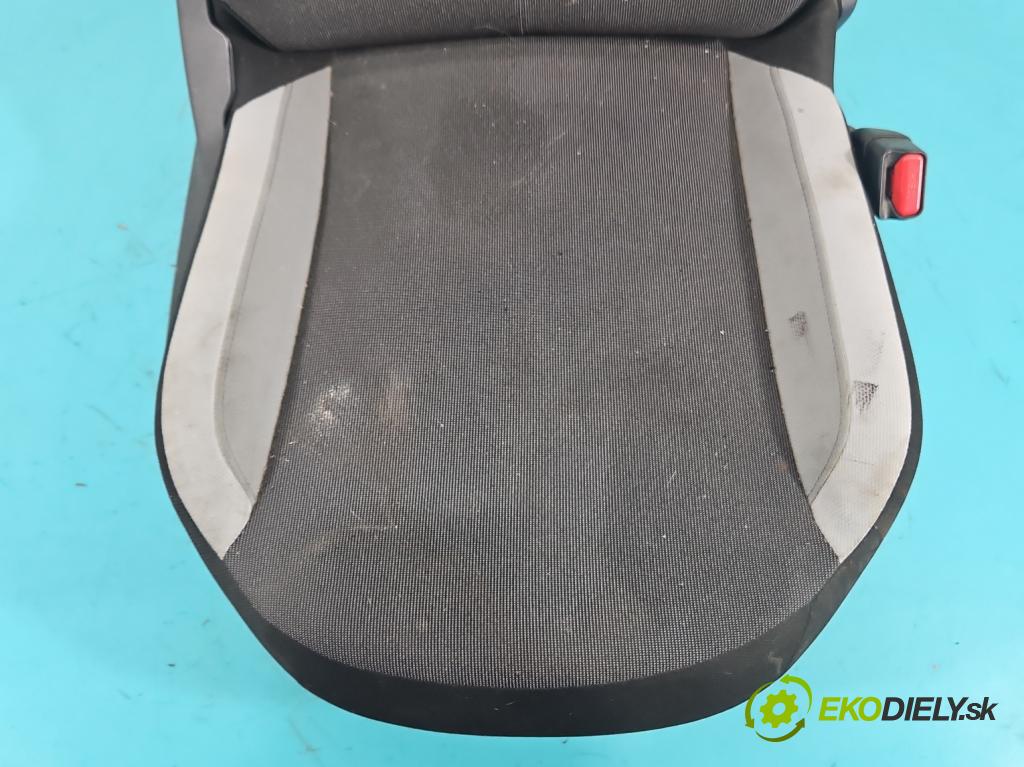 Toyota Aygo II 2014-2022 1.0 vvti 69KM manual 51 kW 998 cm3 5- Sedačka pravý  (Sedadlo)