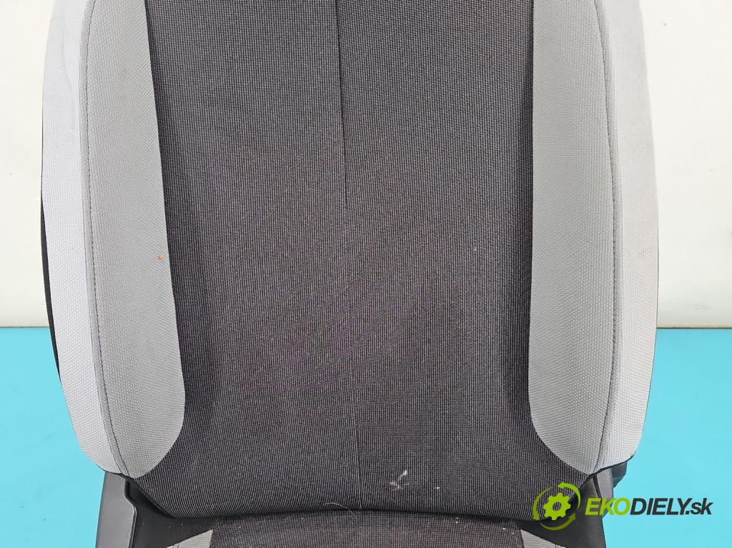 Toyota Aygo II 2014-2022 1.0 vvti 69KM manual 51 kW 998 cm3 5- Sedačka pravý  (Sedadlo)