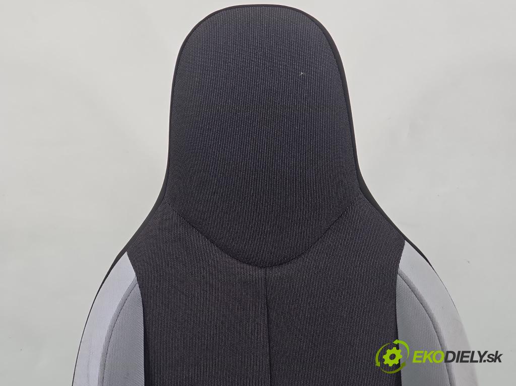 Toyota Aygo II 2014-2022 1.0 vvti 69KM manual 51 kW 998 cm3 5- Sedačka pravý  (Sedadlo)