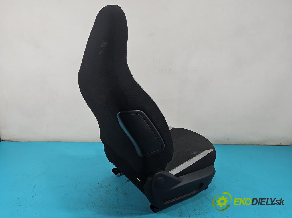Toyota Aygo II 2014-2022 1.0 vvti 69KM manual 51 kW 998 cm3 5- Sedačka pravý  (Sedadlo)