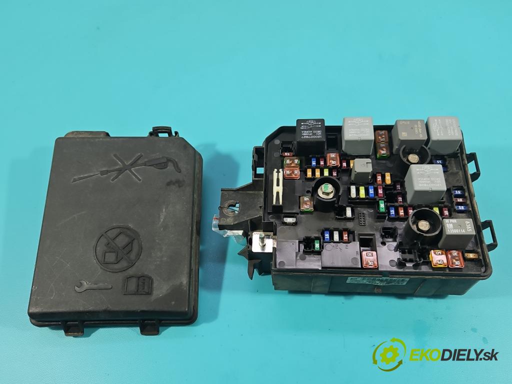 Opel Mokka A 2012-2019 1.6 cdti 136hp automatic 100 kW 1598 cm3 5- skříňka pojistková 42397198 (Pojistková skříňka)