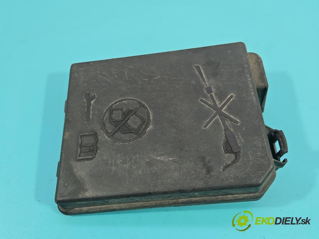 Opel Mokka A 2012-2019 1.6 cdti 136hp automatic 100 kW 1598 cm3 5- skříňka pojistková 42397198 (Pojistková skříňka)