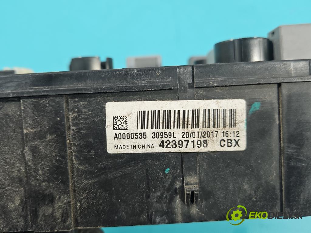 Opel Mokka A 2012-2019 1.6 cdti 136hp automatic 100 kW 1598 cm3 5- skříňka pojistková 42397198 (Pojistková skříňka)