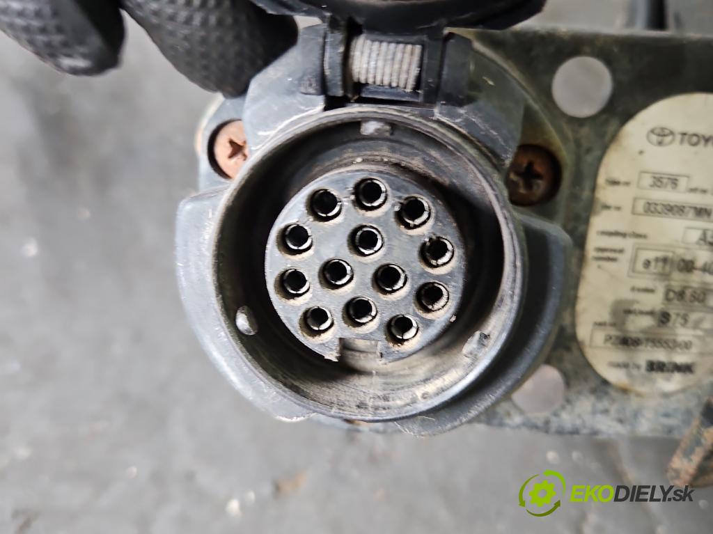 Toyota Avensis II T25 2003-2008 1.8 16V 129 HP manual 95 kW 1794 cm3 5- Hák: vlečení:  (Ťažné zariadenie)