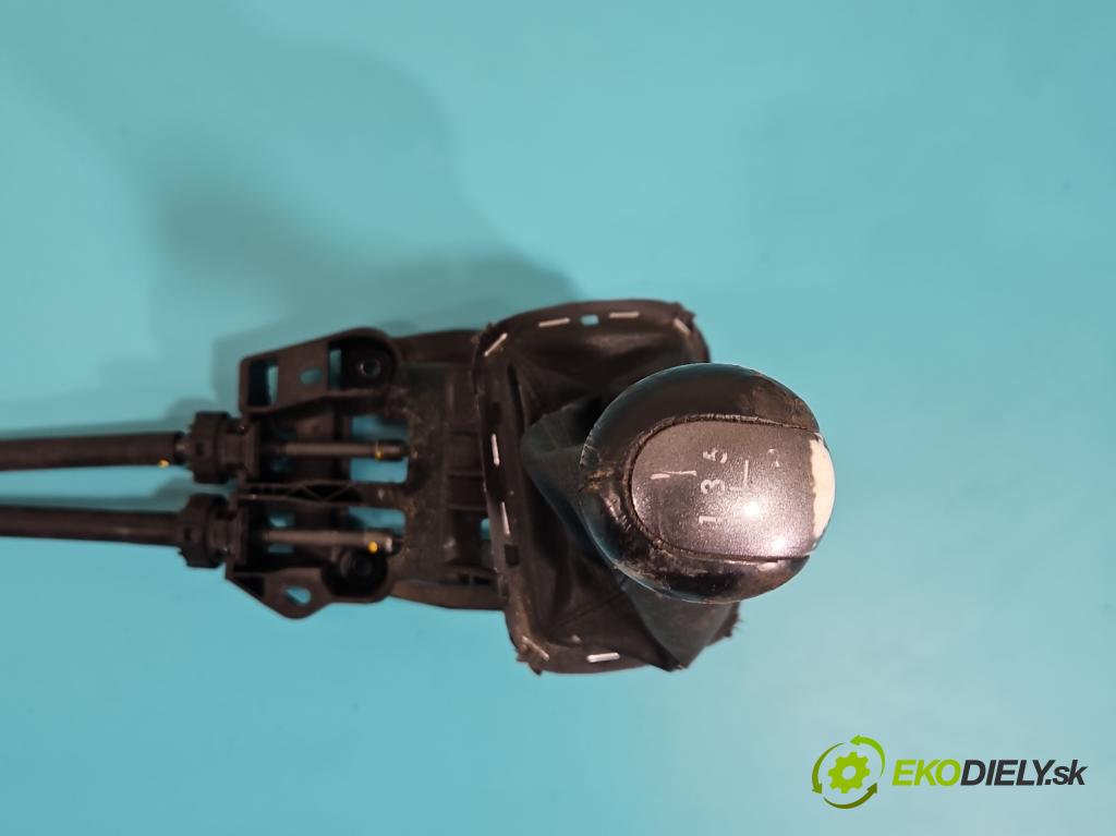 Toyota Avensis II T25 2003-2008 1.8 16V 129 HP manual 95 kW 1794 cm3 5- Páka: Změny: stupeň,rýchlosť  (Rýchlostná páka (kulisa))